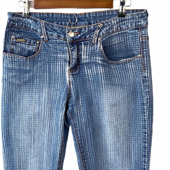 Dada Women's Stone Washed Textured Mid Rise Boot Cut Denim Blue Jeans Size 12 - Picture 2 of 10